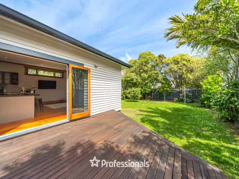 143 Whites Line East, Waiwhetu