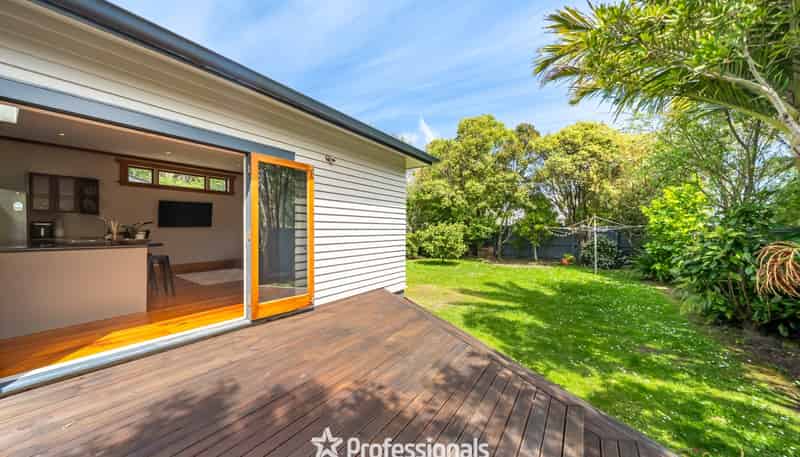 143 Whites Line East, Waiwhetu