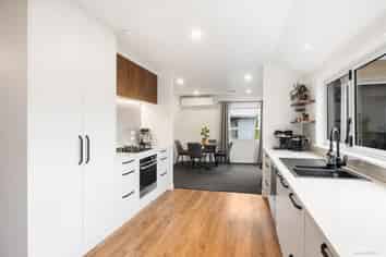 114 Sunnyside Road, Sunnyvale