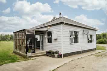 11 Lowery Street, Milton