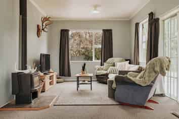 11 Lowery Street, Milton