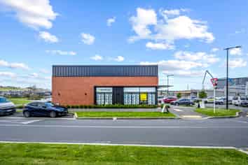 Premium Investment with 6 Tenants 