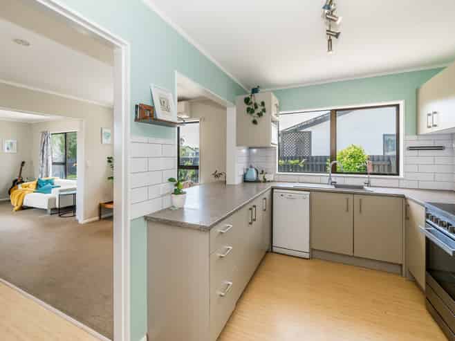 23 Linwood Drive, Paraparaumu