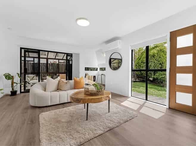 1/8 Priestley Drive, Bucklands Beach