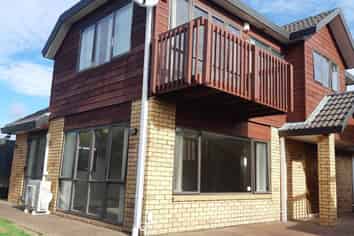 33A Kenneth Small Place, Remuera