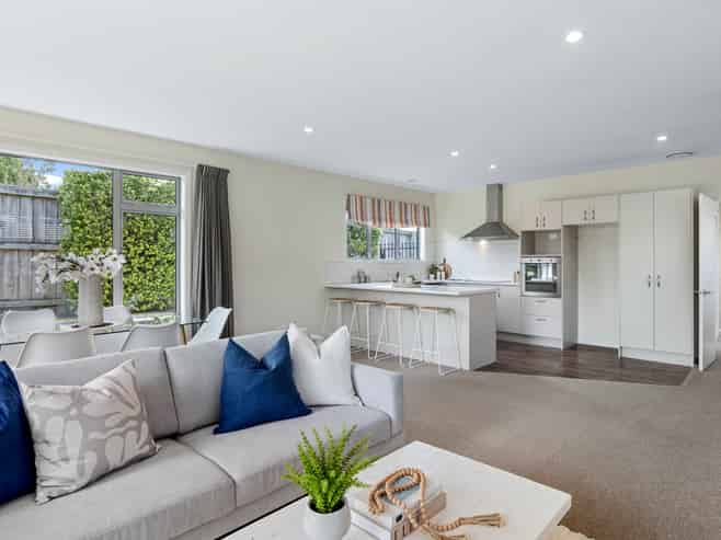 8 Short Street, Waltham