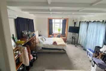 16 Admiral Beatty Avenue, Sandringham