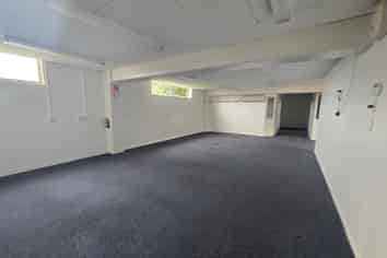 High Profile Ground Floor Office 