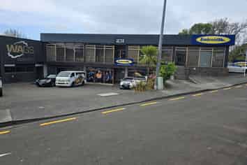 High Profile Ground Floor Office 