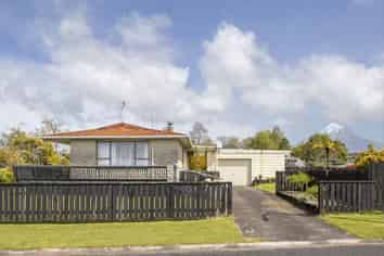12 Towai Street, Inglewood
