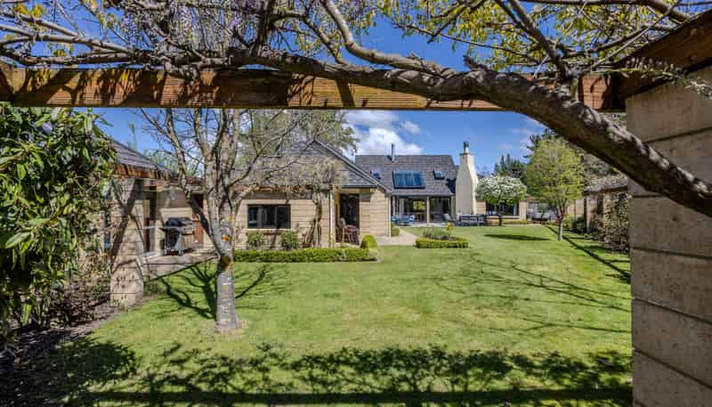 146 Lake Hawea - Albert Town Road, Albert Town