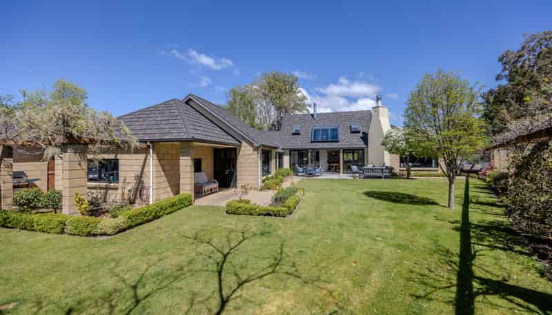 146 Lake Hawea - Albert Town Road, Albert Town