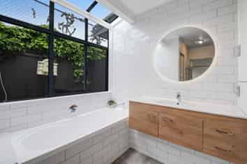 2/20 Tawavale Crescent, Totara Vale