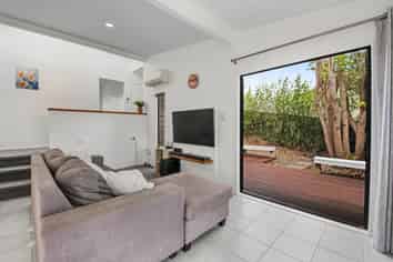 2/20 Tawavale Crescent, Totara Vale