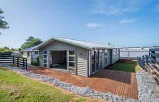 8B Jellicoe Street, Oceanview