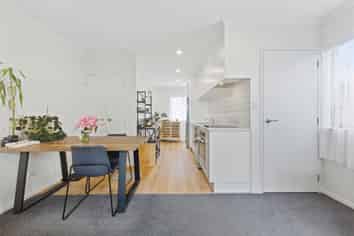 14/1797 Great North Road, Avondale