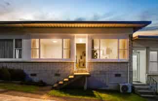 2/134 Edmonton Road, Te Atatu South