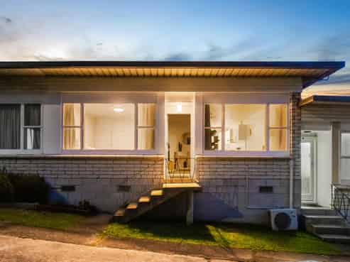 2/134 Edmonton Road, Te Atatu South