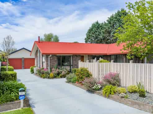4 Sharpley Place, Chartwell