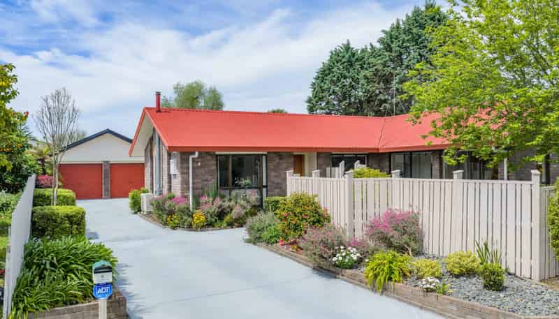 4 Sharpley Place, Chartwell