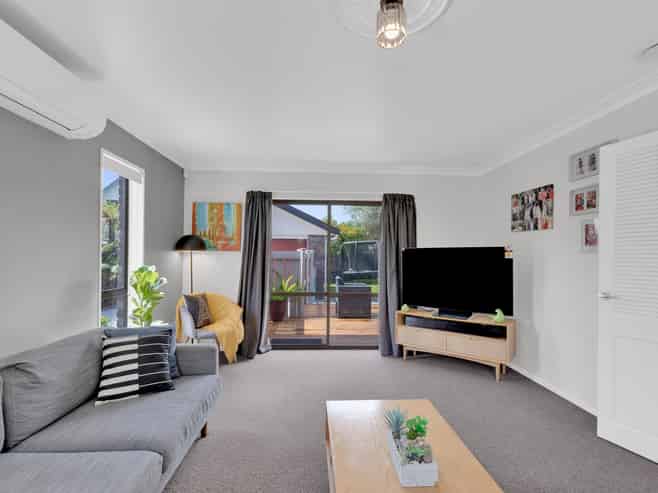 4 Sharpley Place, Chartwell