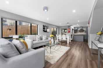 73C  Robert Skelton Place, Clendon Park