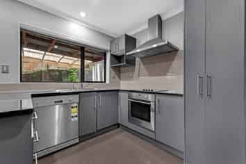 73C  Robert Skelton Place, Clendon Park