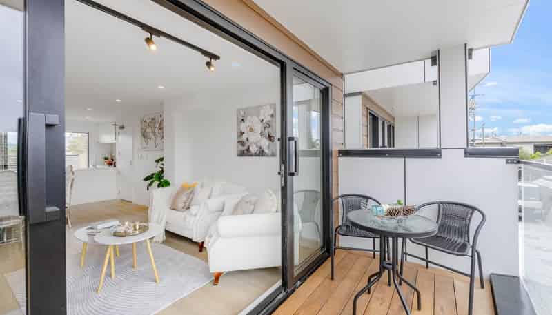 7/35 Centreway Road, Orewa