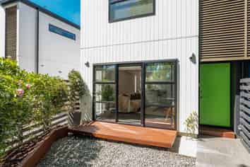 20 Grove Road, Addington