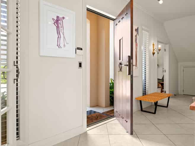 35 The Esplanade, Huntington