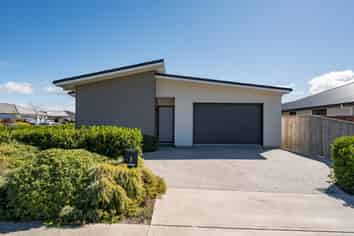 2 Fairmile Road, Richmond