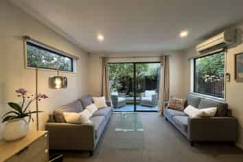 2/25 Braddon Street, Addington