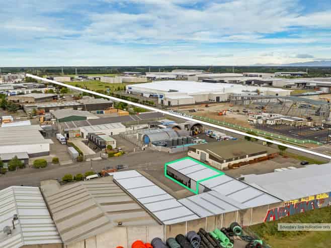 Refurbished Hornby Warehouse - Ready Now!