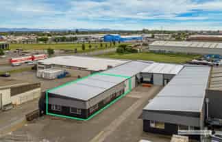 Refurbished Hornby Warehouse - Ready Now!