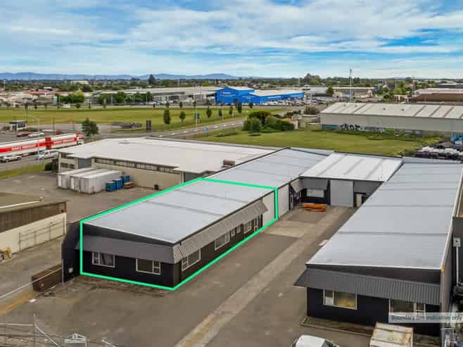 Refurbished Hornby Warehouse - Ready Now!