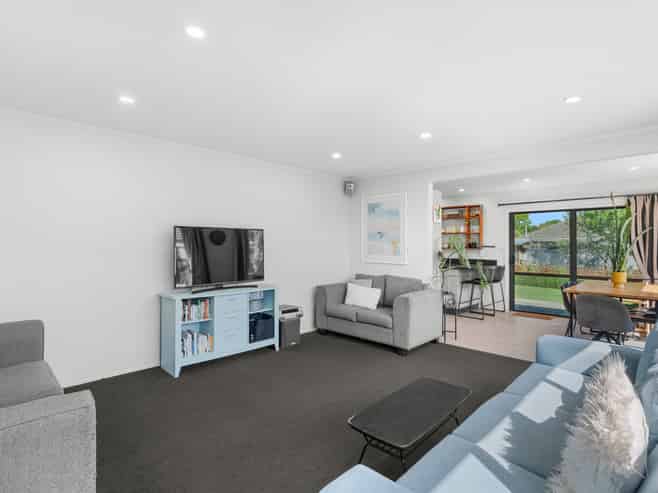 37 Flower Street, Bryndwr