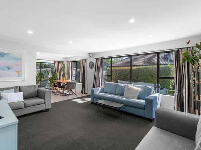 37 Flower Street, Bryndwr