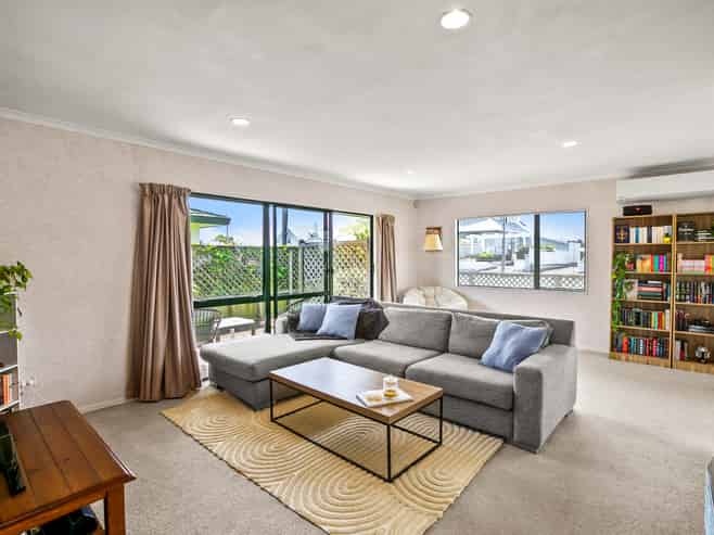 1/41 Ngaio Street, Strandon