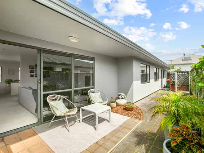 1/41 Ngaio Street, Strandon