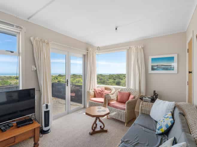 7 Kent Avenue, WAITARERE BEACH