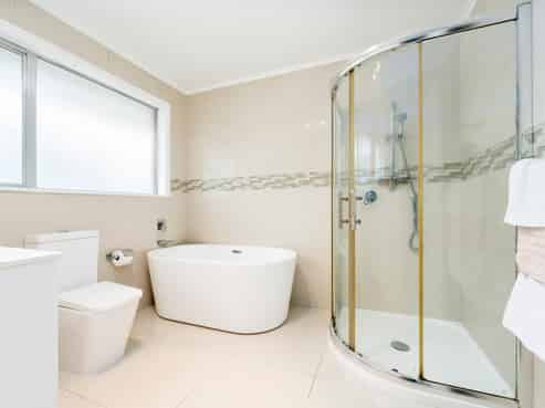 8 Fowey Avenue, Te Atatu South