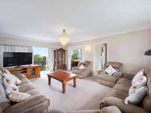 8 Fowey Avenue, Te Atatu South