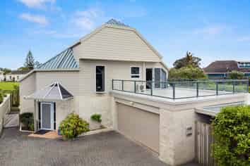 2/3 Hostel Access Road, Eastern Beach