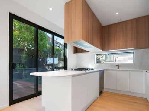 2/1 Montana Avenue, Murrays Bay