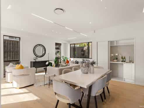 2/1 Montana Avenue, Murrays Bay