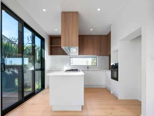 2/1 Montana Avenue, Murrays Bay