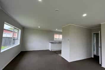 2/3 Berwyn Avenue, Takanini