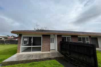 2/3 Berwyn Avenue, Takanini