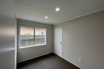 2/3 Berwyn Avenue, Takanini