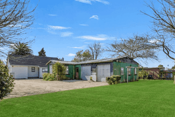 9 Falstaff Street, Stratford